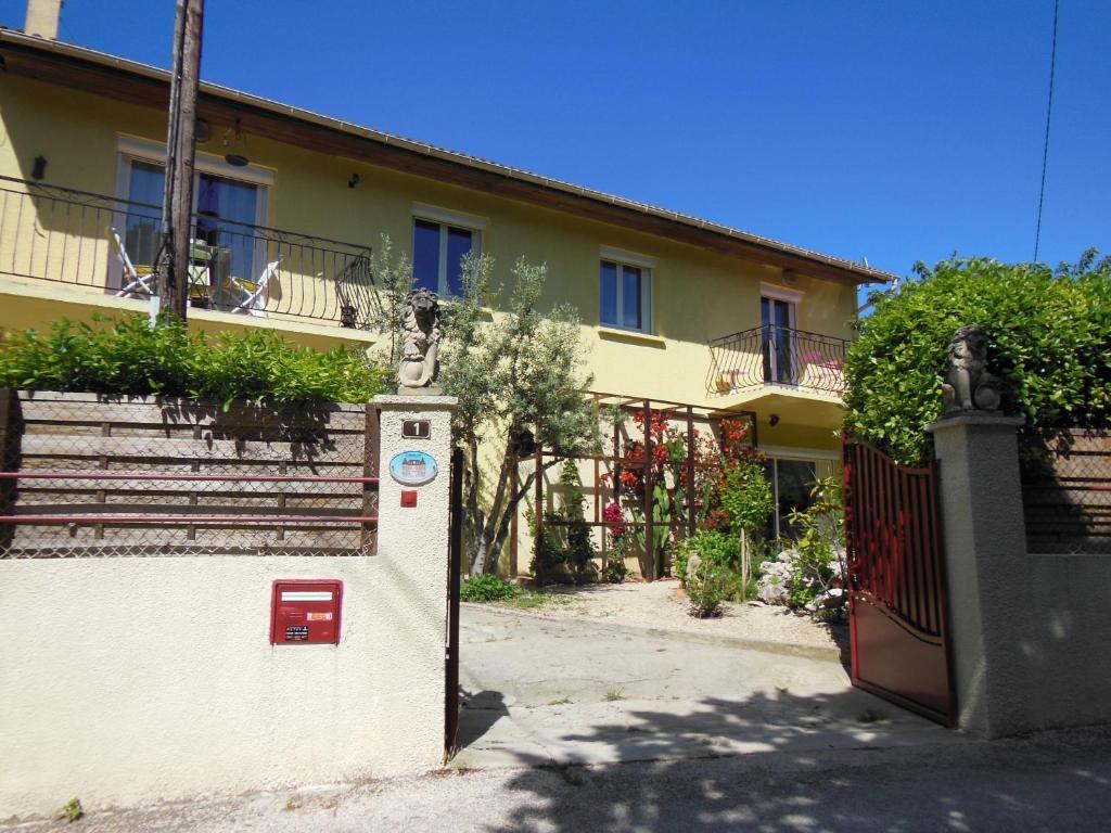 O Doux S'Home Lédenon Esterno foto